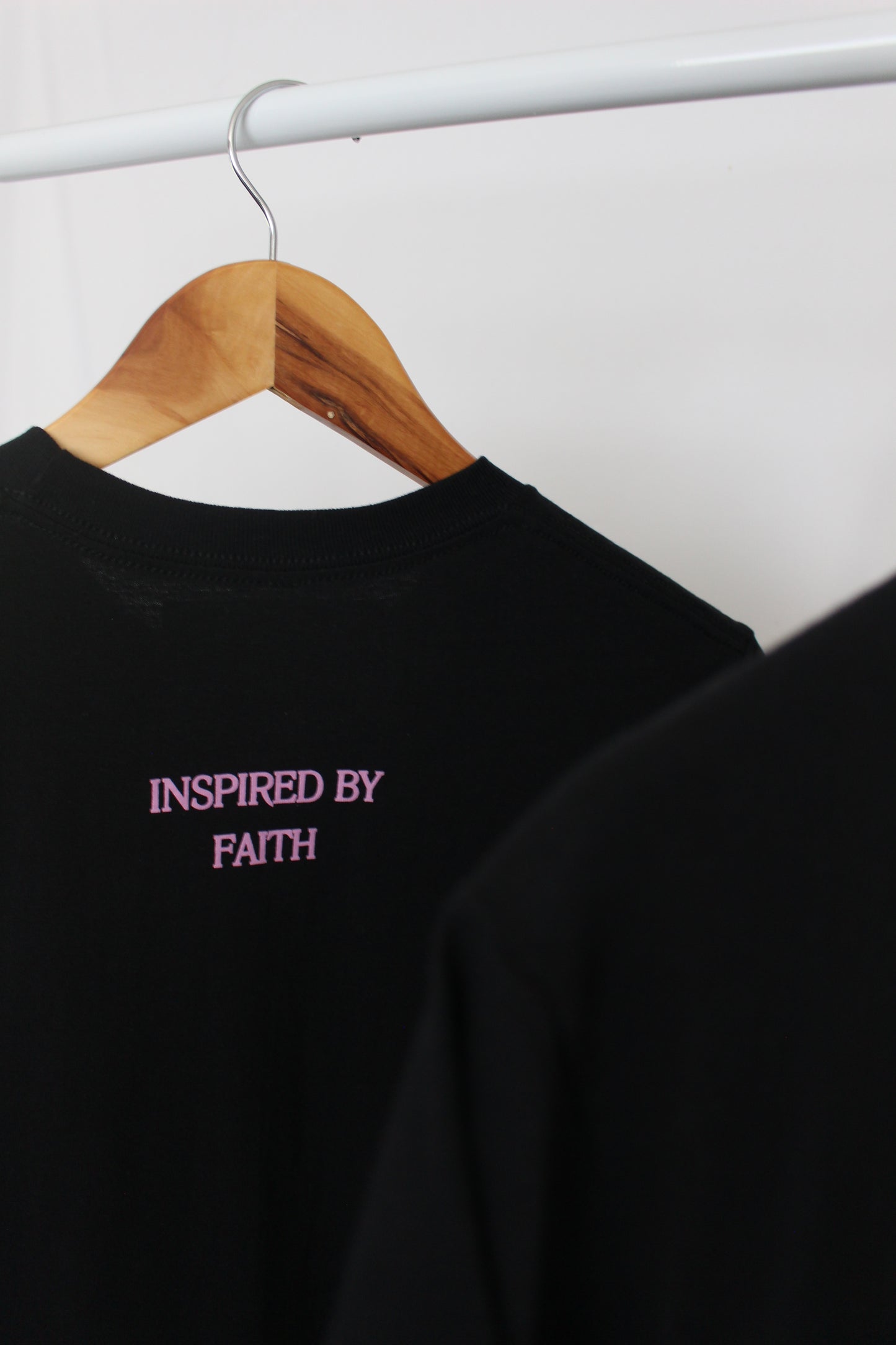 THE CREST TEE